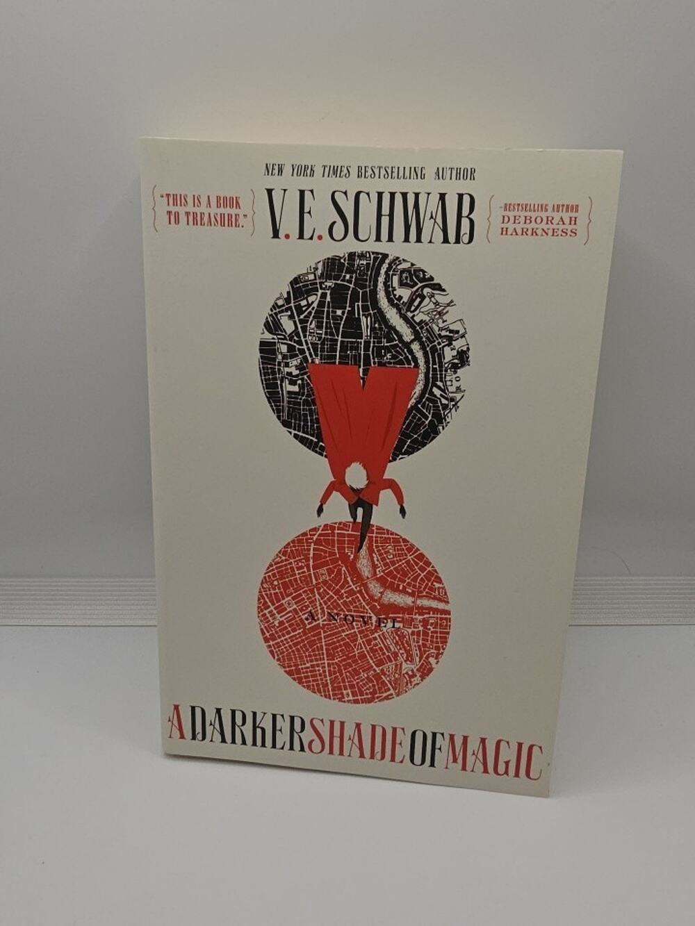 A Darker Shade of Magic: A Novel By V.E. Schwab Paperback